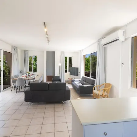 Moderne Ferienvilla Fuer 11 Personen Ferienhaus *
