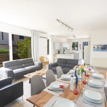 Moderne Ferienvilla Fuer 11 Personen Holiday home