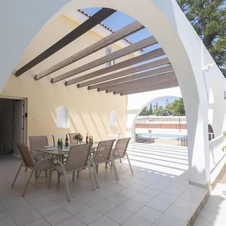 Holiday home Moderne Ferienvilla Fuer 11 Personen *